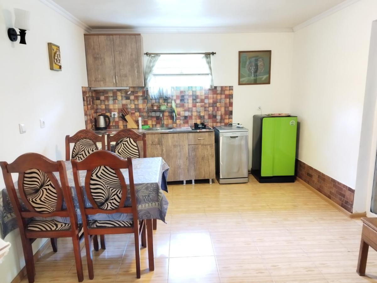 Country House Uliana Tskaltubo Bagian luar foto