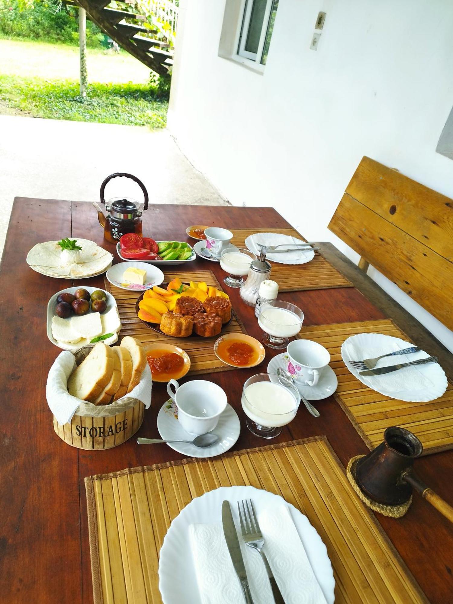 Country House Uliana Tskaltubo Bagian luar foto