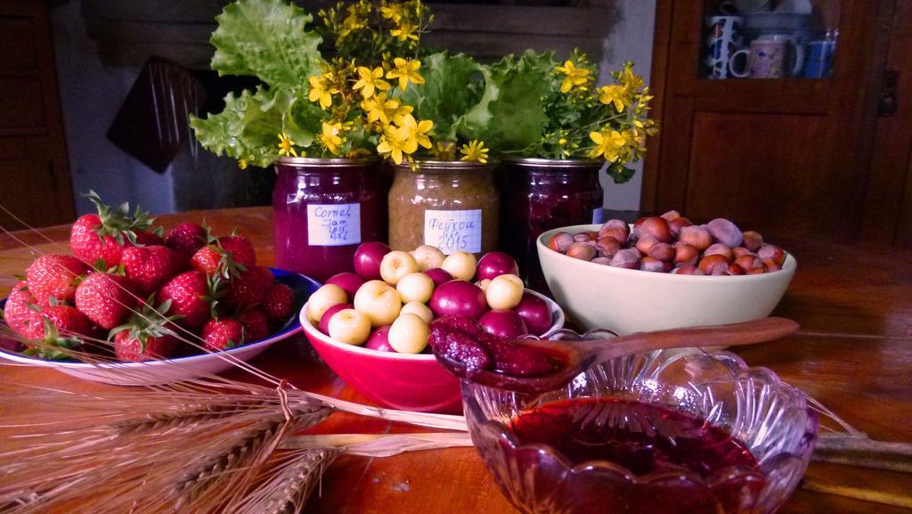 Country House Uliana Tskaltubo Bagian luar foto